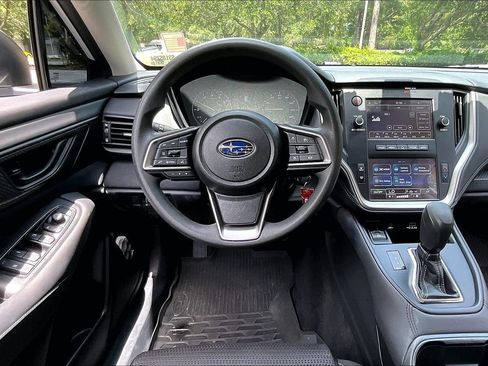 Used 2025 Subaru Outback AWD/4WD image 8