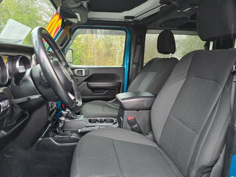 Used 2020 Jeep Wrangler Sport image 12