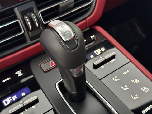 New 2026 Porsche Macan image 26