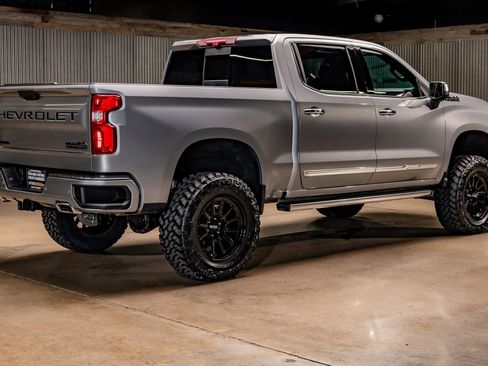 Used 2023 Chevrolet Silverado 1500 High Country w/ Technology Package image 10