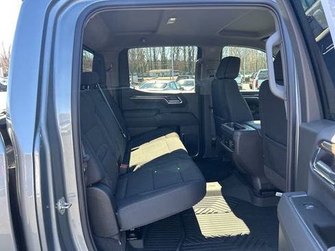 Used 2026 Chevrolet Silverado 1500 LT Trail Boss w/ Convenience Package II image 17