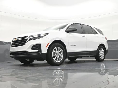 Used 2023 Chevrolet Equinox LS FWD image 29