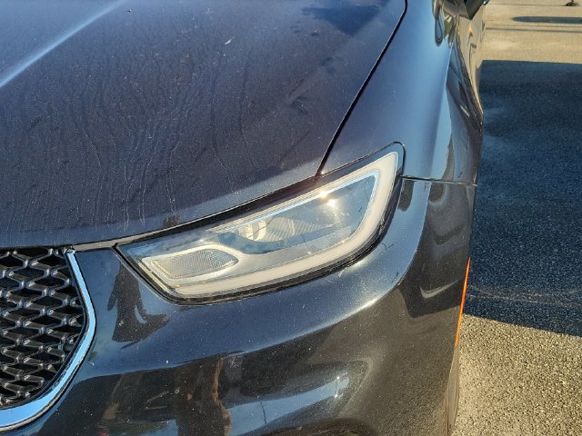 Certified 2023 Chrysler Pacifica Touring-L FWD image 4