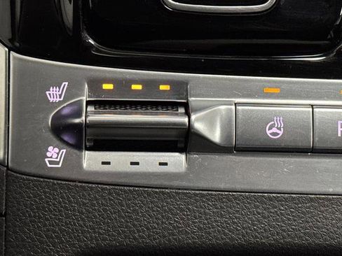 Used 2024 Kia Carnival SX Prestige image 8