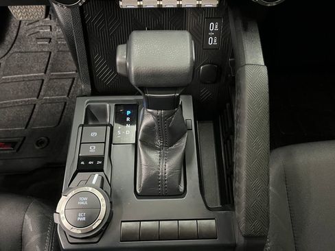 Used 2025 Toyota Tacoma SR5 image 15