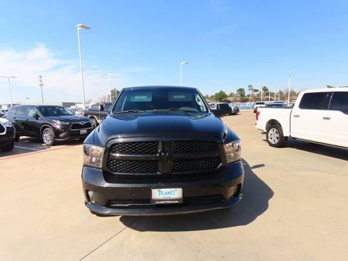 Used 2018 RAM 1500 Express w/ Black Ram 1500 Express Group image 5