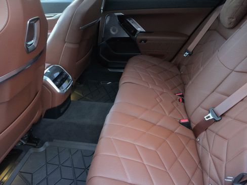 Certified 2023 BMW 760i xDrive 760i xDrive w/ Executive Package image 38