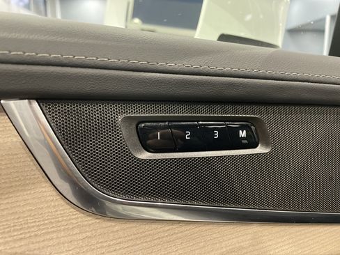 Used 2025 Volvo XC90 B6 Plus image 15