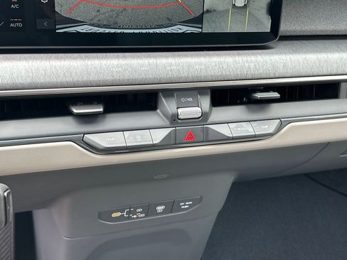 New 2026 Kia EV9 Wind image 26