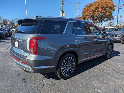 Used 2024 Hyundai Palisade Calligraphy image 4