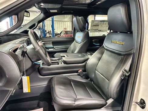 New 2026 Ford Expedition Tremor image 12