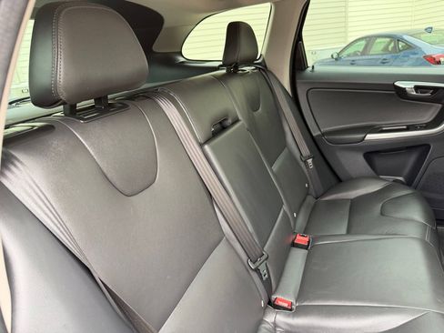 Used 2016 Volvo XC60 T5 Premier image 22