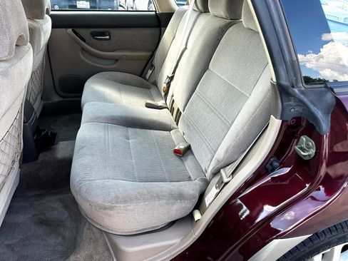 Used 2001 Subaru Outback Wagon image 34