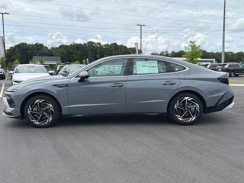 New 2026 Hyundai Sonata SEL FWD image 2
