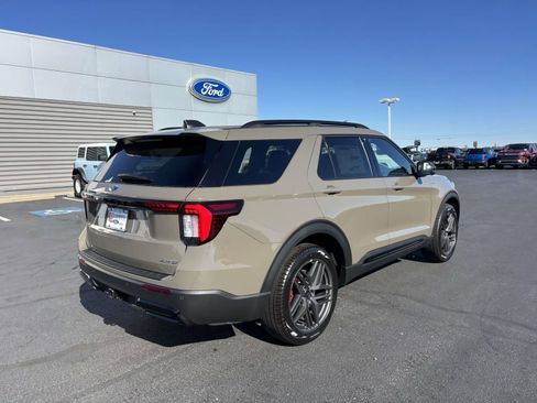 New 2026 Ford Explorer ST-Line w/ ST-Line Street Pack image 7