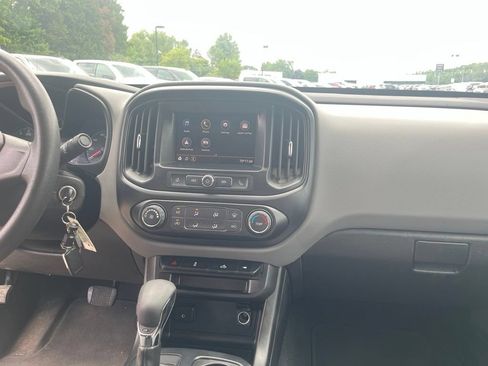 Used 2022 Chevrolet Colorado W/T AWD/4WD image 24