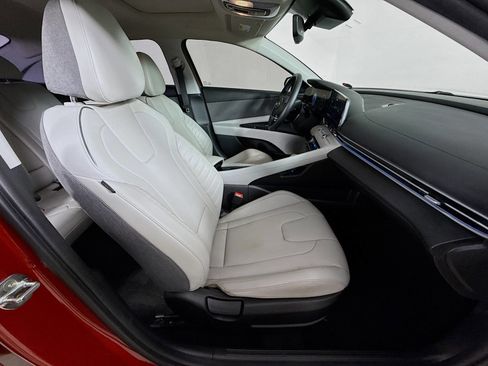 Used 2021 Hyundai Elantra Limited image 35