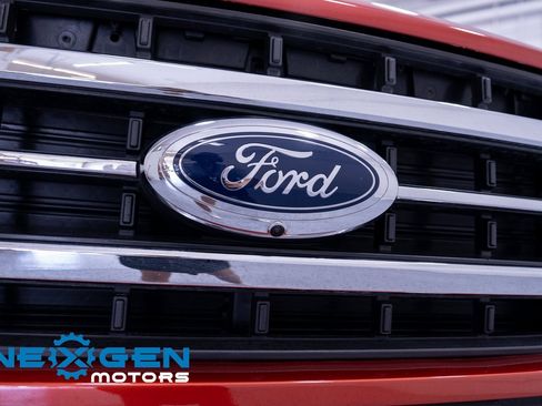 Used 2023 Ford F150 Lariat w/ Trailer Tow Package image 29