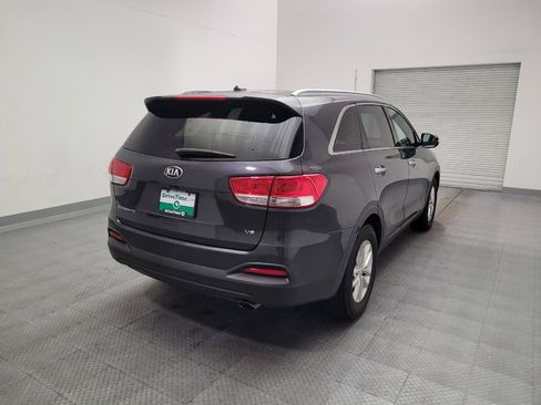 Used 2017 Kia Sorento LX FWD image 9