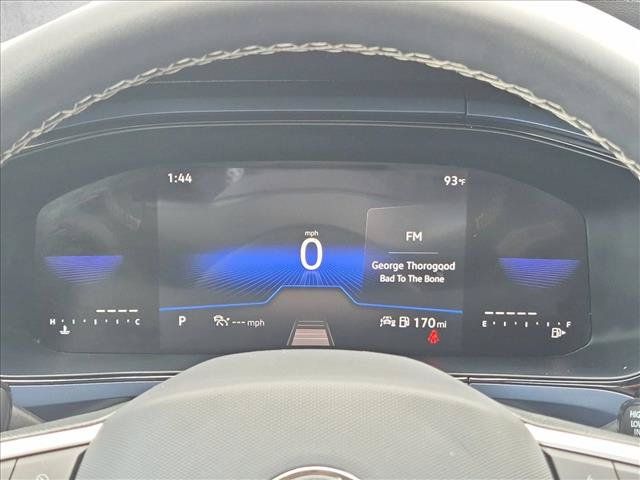Used 2023 Volkswagen Taos SE w/ Panoramic Sunroof Package FWD image 11