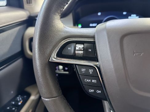 Used 2023 Lincoln Nautilus FWD w/ Premium Package image 14