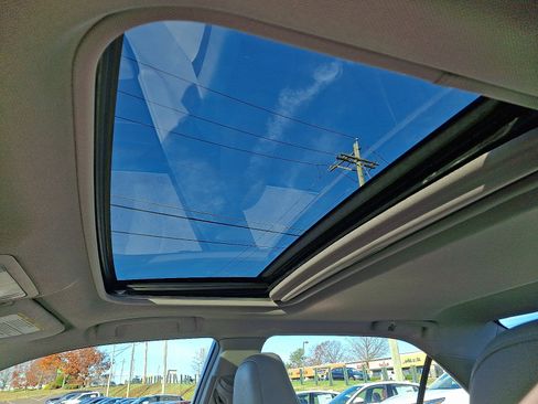 Used 2014 Toyota Camry XLE image 14