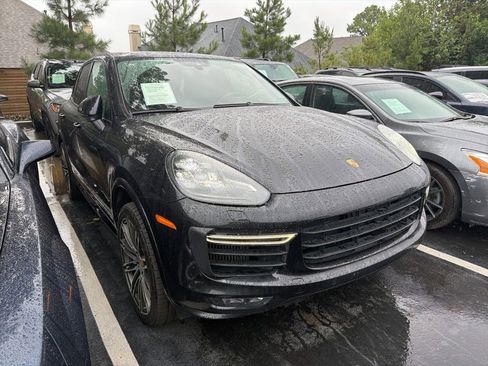 Used 2017 Porsche Cayenne GTS AWD/4WD image 2