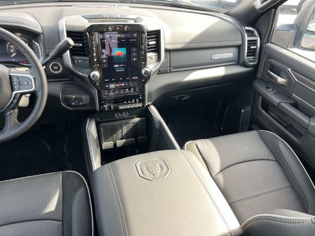 New 2027 RAM 2500 Laramie AWD/4WD image 17