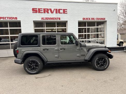 Used 2021 Jeep Wrangler Sport image 8