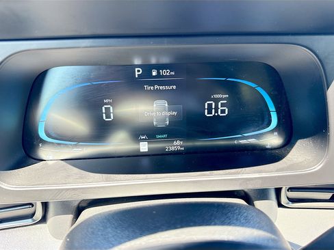 Used 2025 Hyundai Elantra Sport image 38