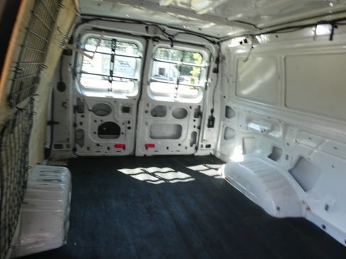 Used 2013 Ford E-250 and Econoline 250 image 13