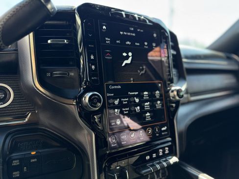 Used 2019 RAM 2500 Limited image 32