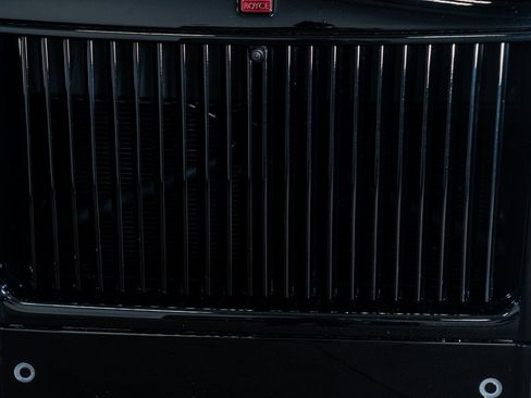 Used 2023 Rolls-Royce Phantom Sedan image 19