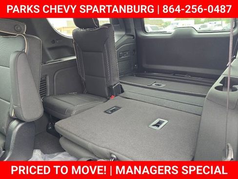 New 2025 Chevrolet Suburban Premier image 19