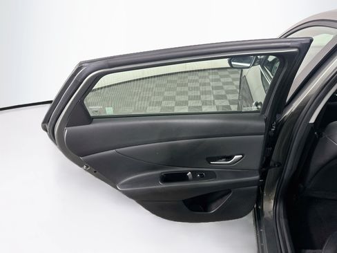 Used 2025 Hyundai Elantra Limited FWD image 27
