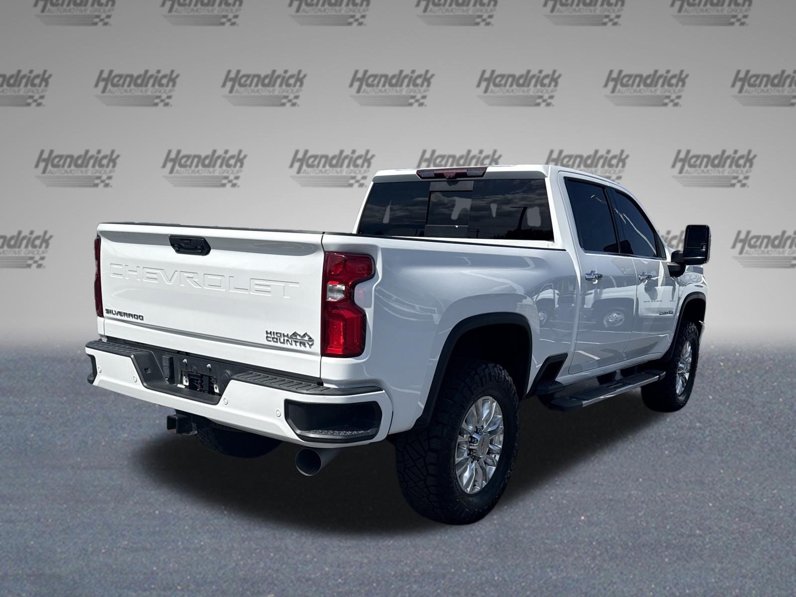 Used 2023 Chevrolet Silverado 2500 High Country w/ Technology Package AWD/4WD image 9