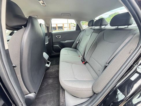 Used 2025 Kia K4 FWD image 26