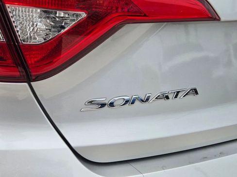 Used 2015 Hyundai Sonata Sport w/ Option Group 04 FWD image 10