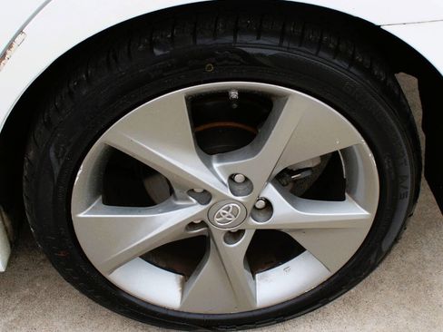 Used 2012 Toyota Camry SE FWD image 11
