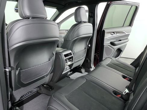 New 2026 Jeep Grand Cherokee Altitude AWD/4WD image 29