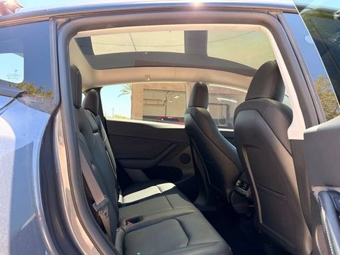 Used 2023 Tesla Model Y 2WD image 14
