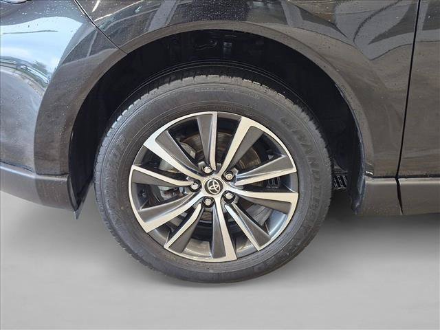 Used 2023 Toyota Venza LE AWD/4WD image 22