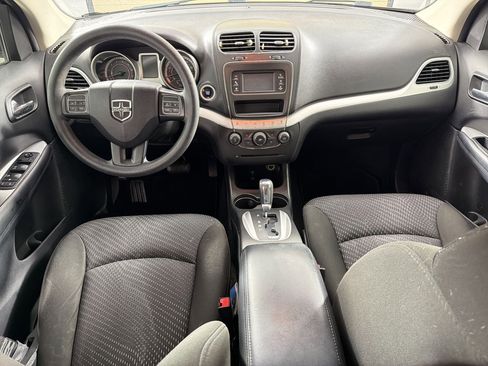 Used 2019 Dodge Journey SE FWD image 16
