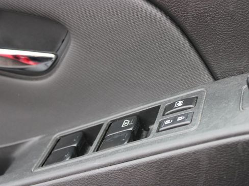 Used 2024 Nissan Frontier SV image 27