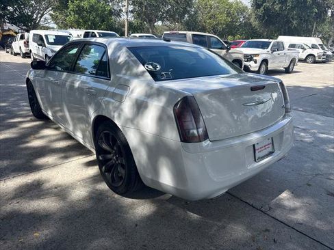 Used 2014 Chrysler 300 S RWD image 9