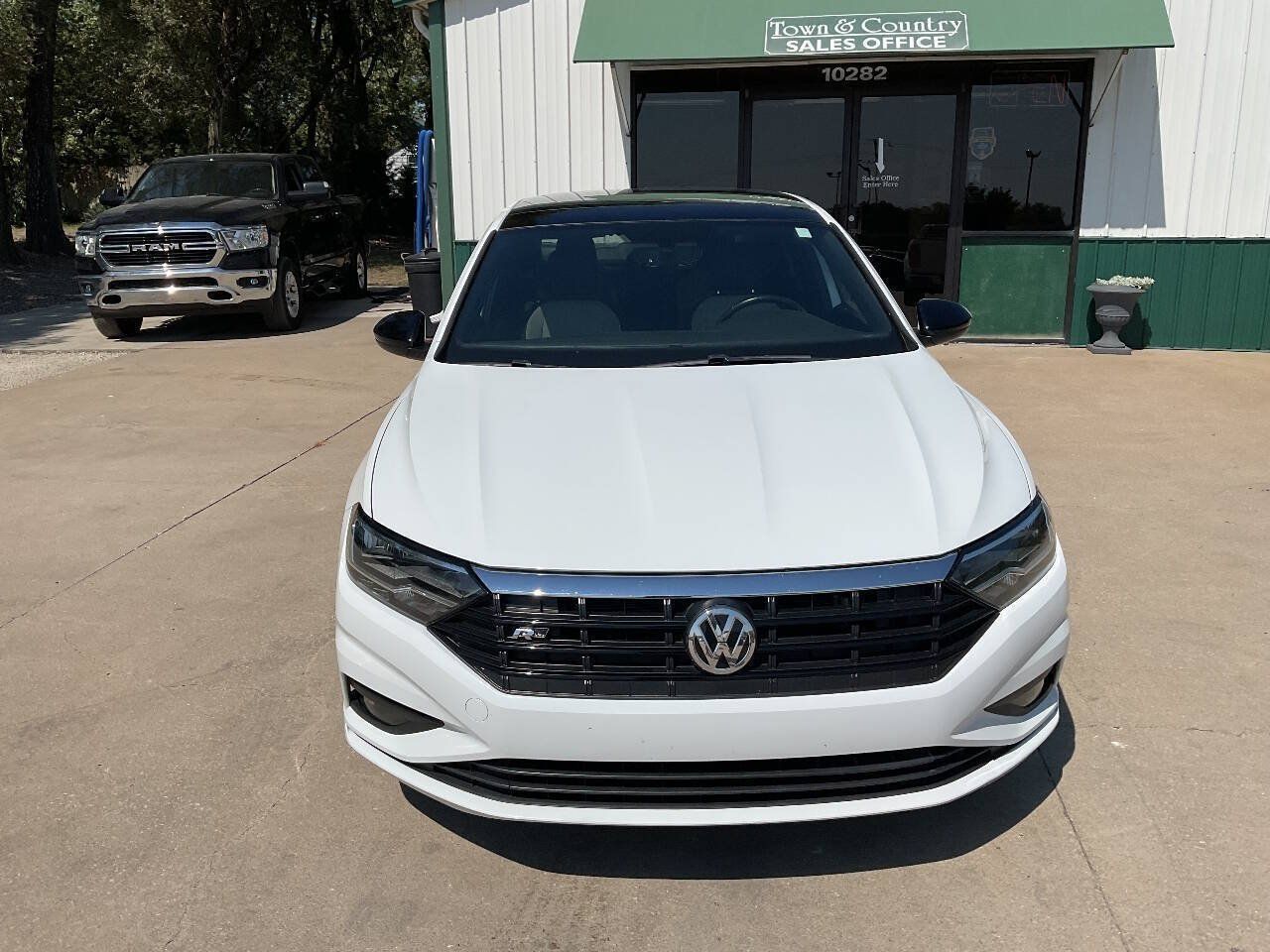 Used 2019 Volkswagen Jetta R-Line FWD image 4