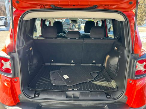 Used 2017 Jeep Renegade Latitude image 5