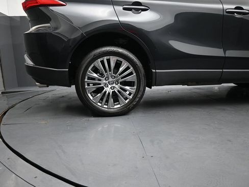 Used 2023 Toyota Venza Limited AWD/4WD image 10