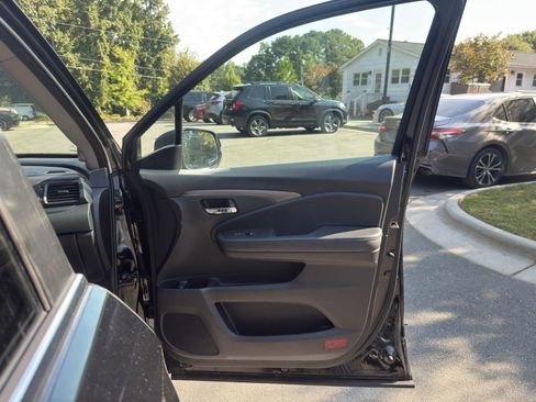 Used 2021 Honda Pilot Special Edition image 22