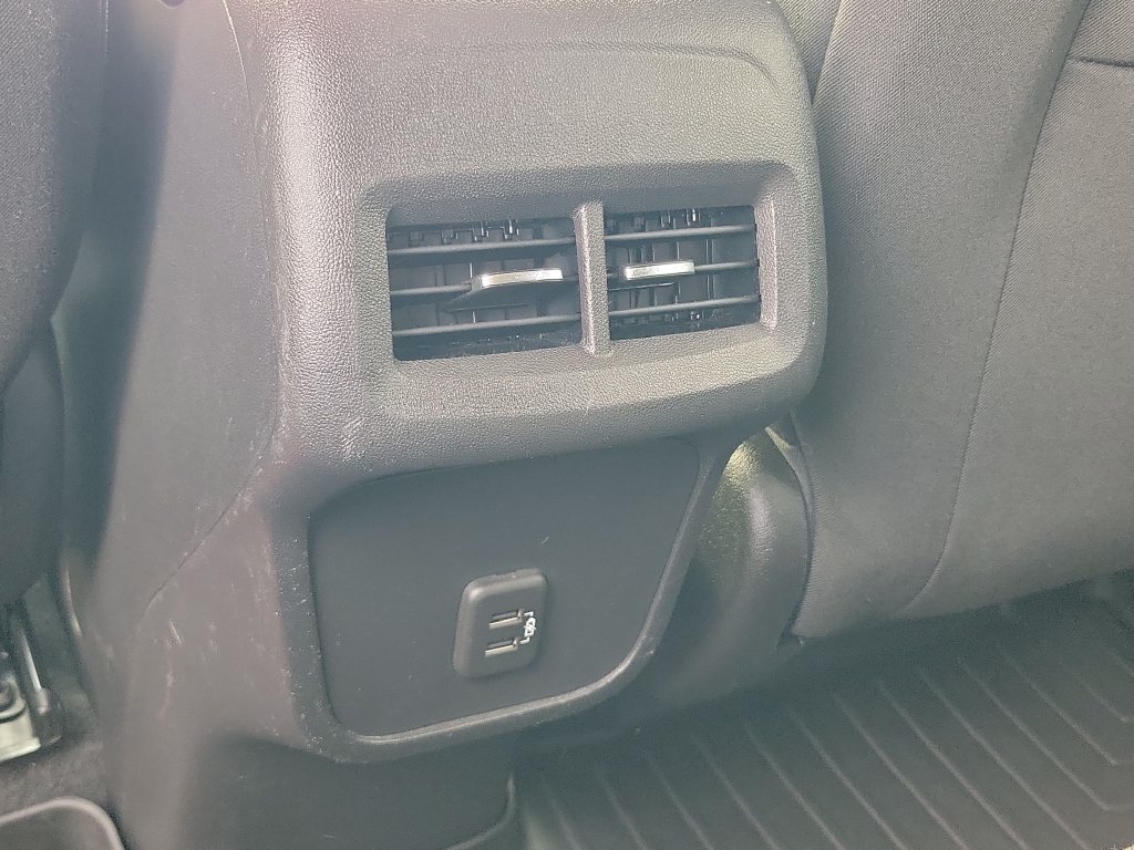 Used 2020 Chevrolet Equinox LT w/ Driver Convenience Package AWD/4WD image 32